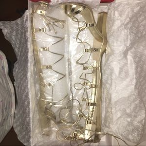 Guess Gold Gladiator Sandal 8M