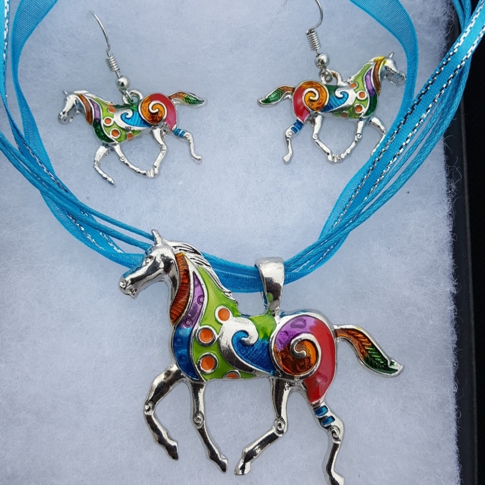 Horse pendant with matching earrings