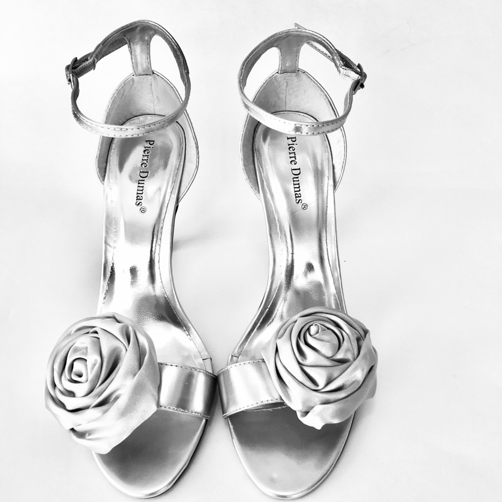 NWOT Silver 4” Dainty Ankle Strap Heels
