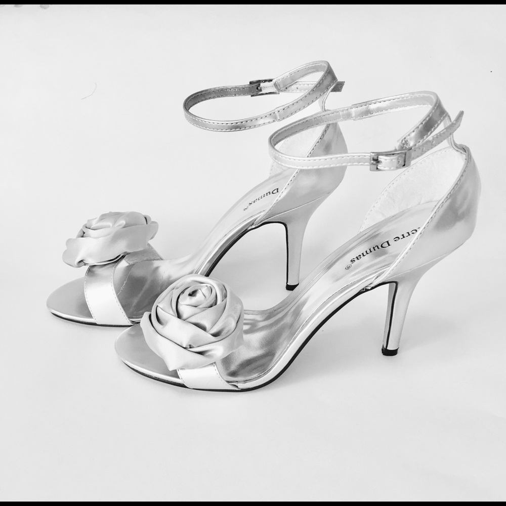 NWOT Silver 4” Dainty Ankle Strap Heels - Picture 3 of 4