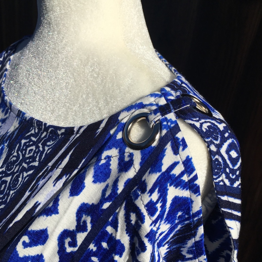Blue Pattern Blouse - Picture 4 of 8
