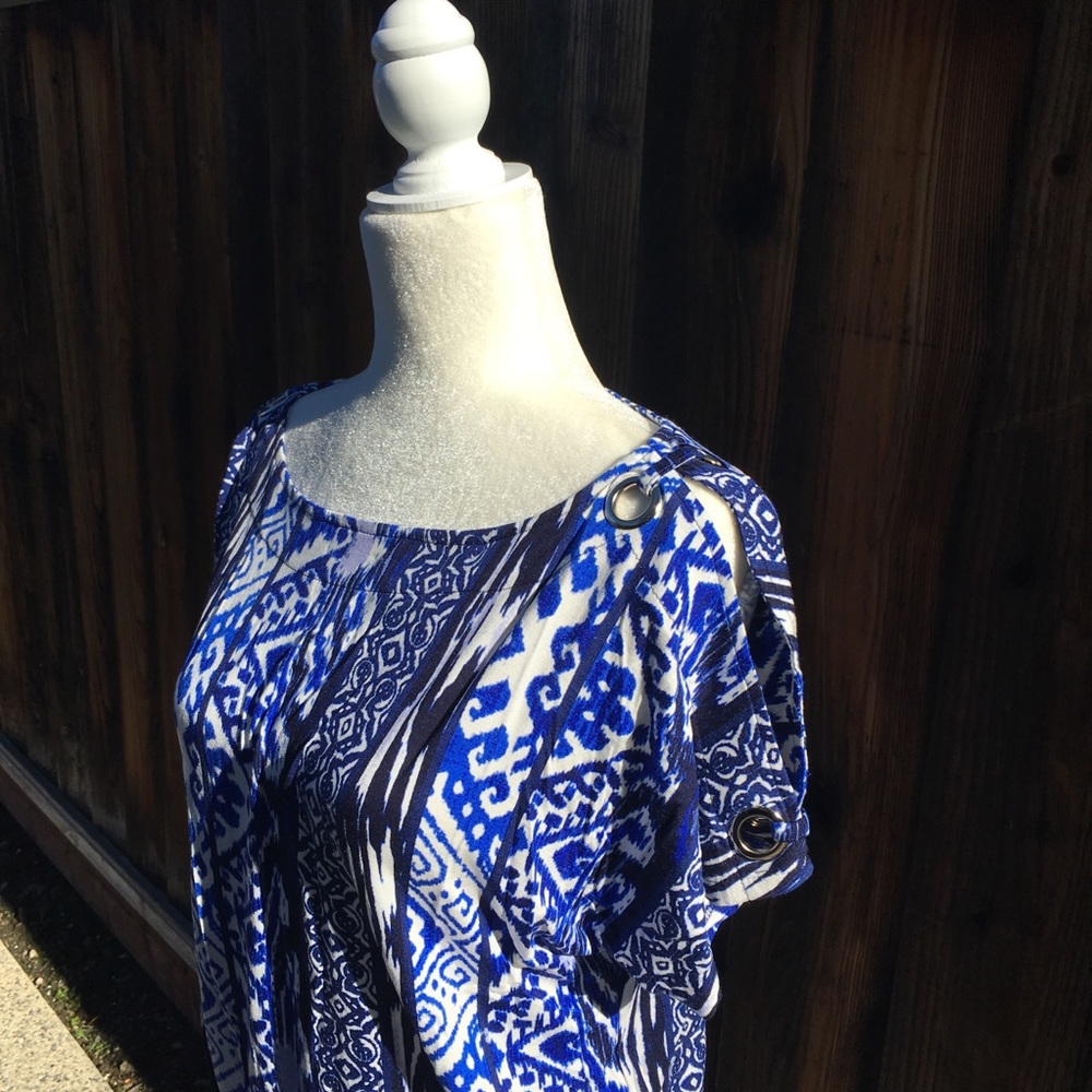 Blue Pattern Blouse - Picture 5 of 8