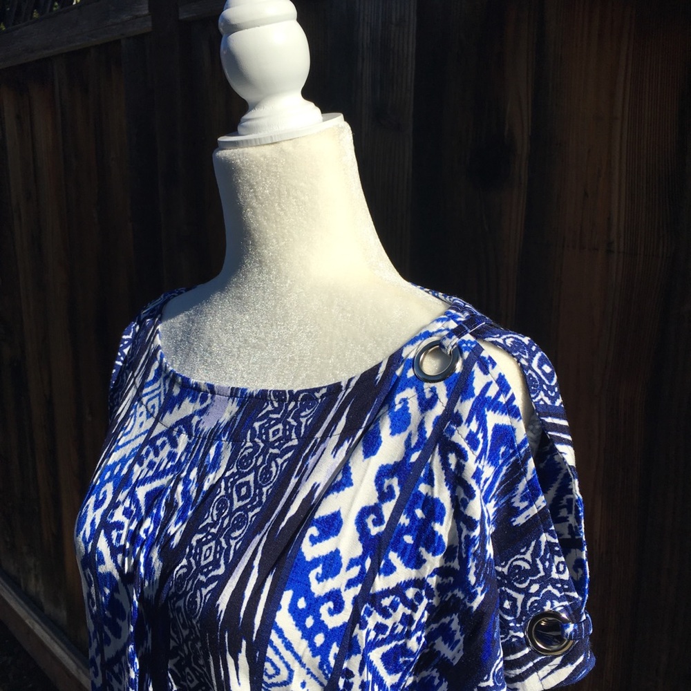 Blue Pattern Blouse - Picture 6 of 8