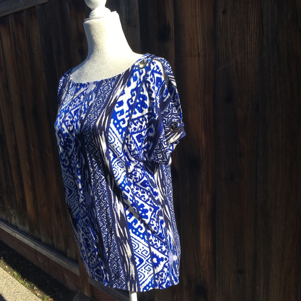 Blue Pattern Blouse - Picture 8 of 8