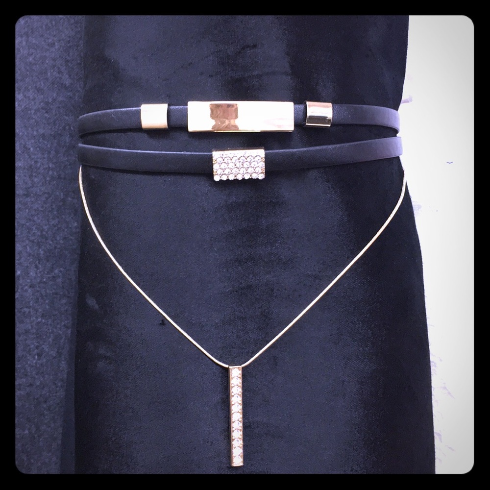 Girls night out chocker.