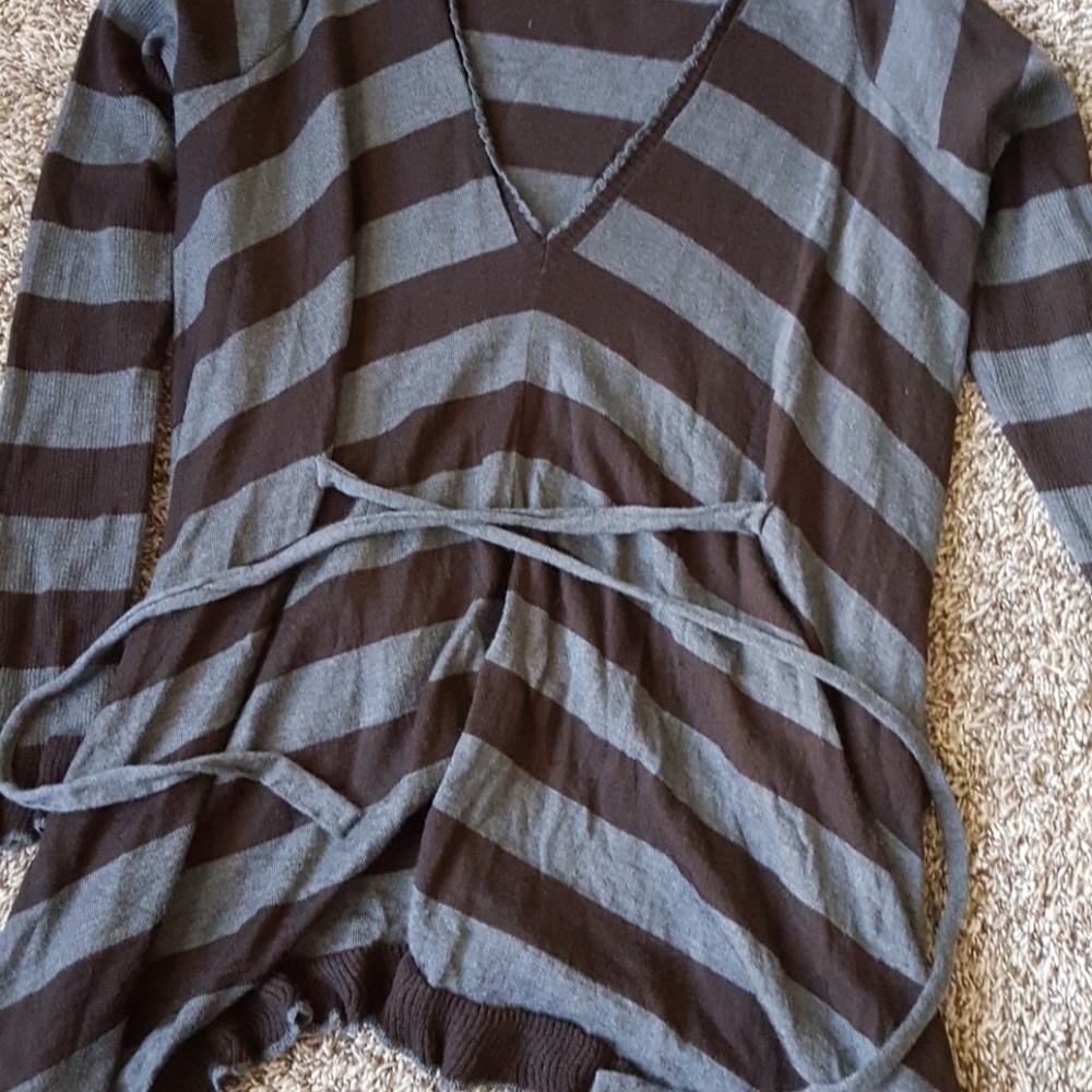Sweater - Picture 2 of 3