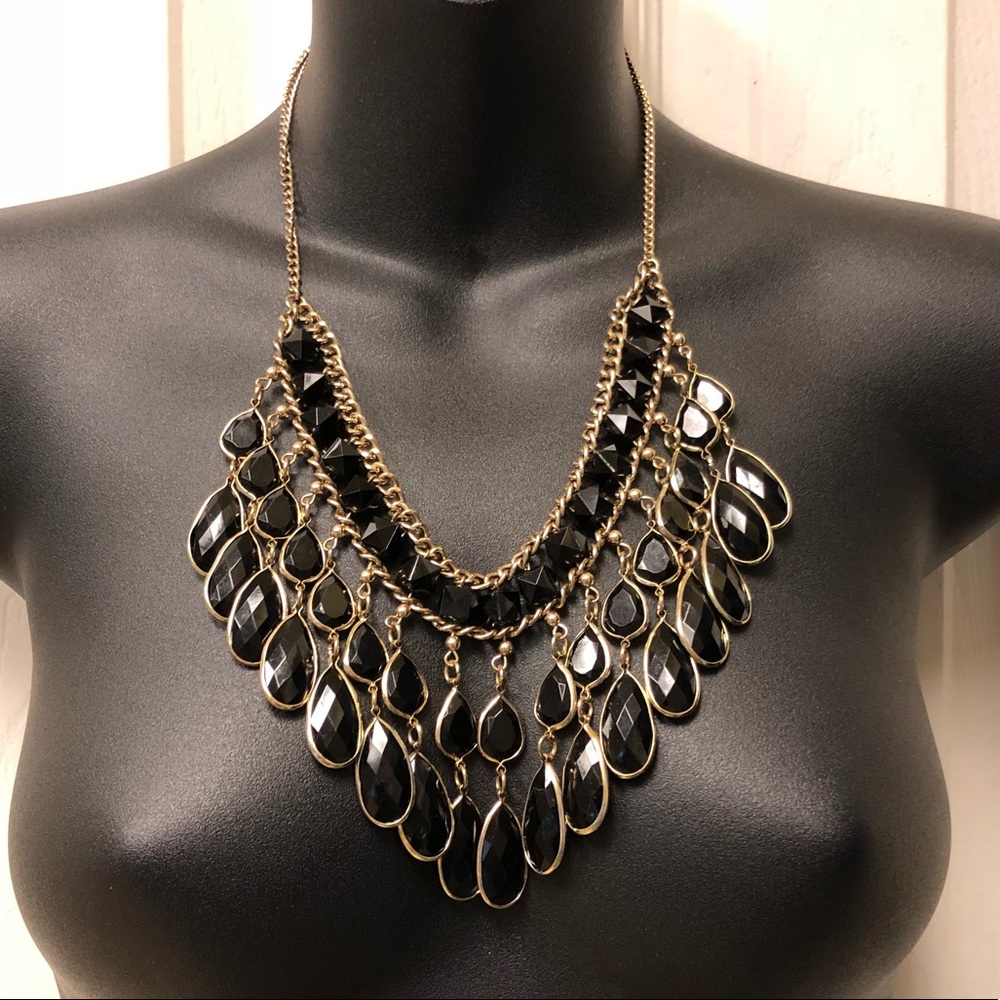 Black and gold resin tear drop fashion necklace