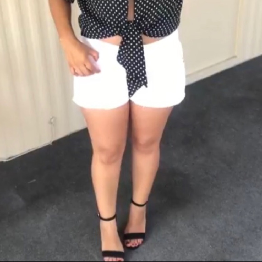 L.e.i Ashley lowrise White Shorts