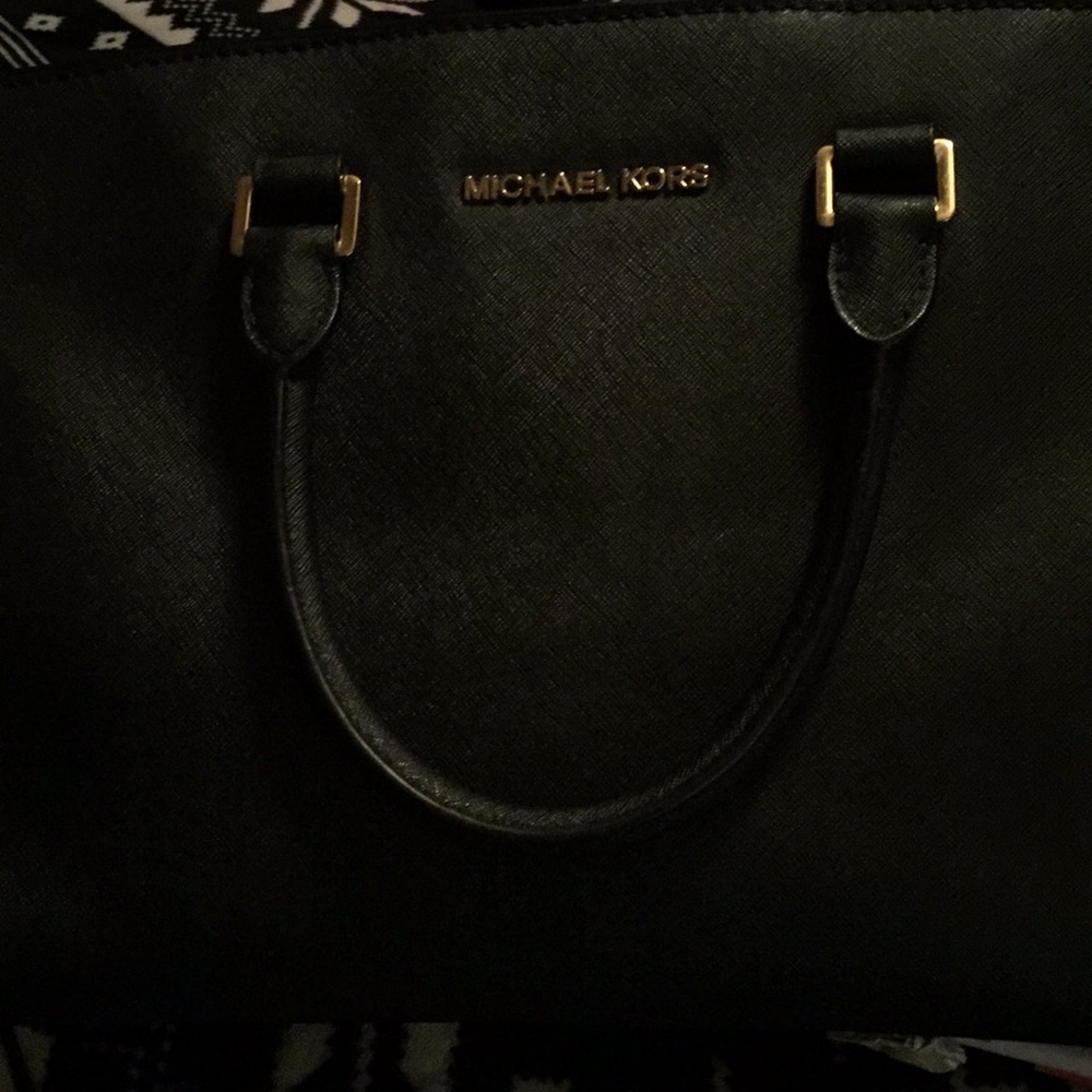 EUC-Authentic MICHAEL Kors Bag