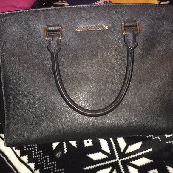 EUC-Authentic MICHAEL Kors Bag - Picture 2 of 8