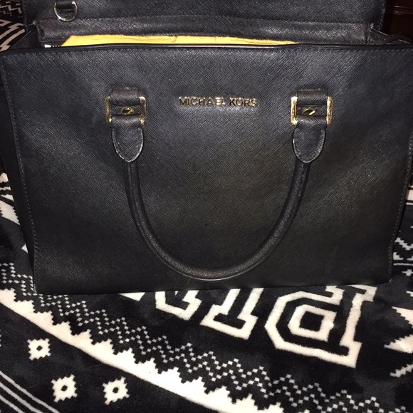 EUC-Authentic MICHAEL Kors Bag - Picture 6 of 8