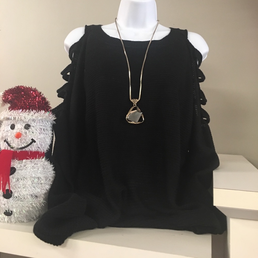 Cut out shoulder Sweater