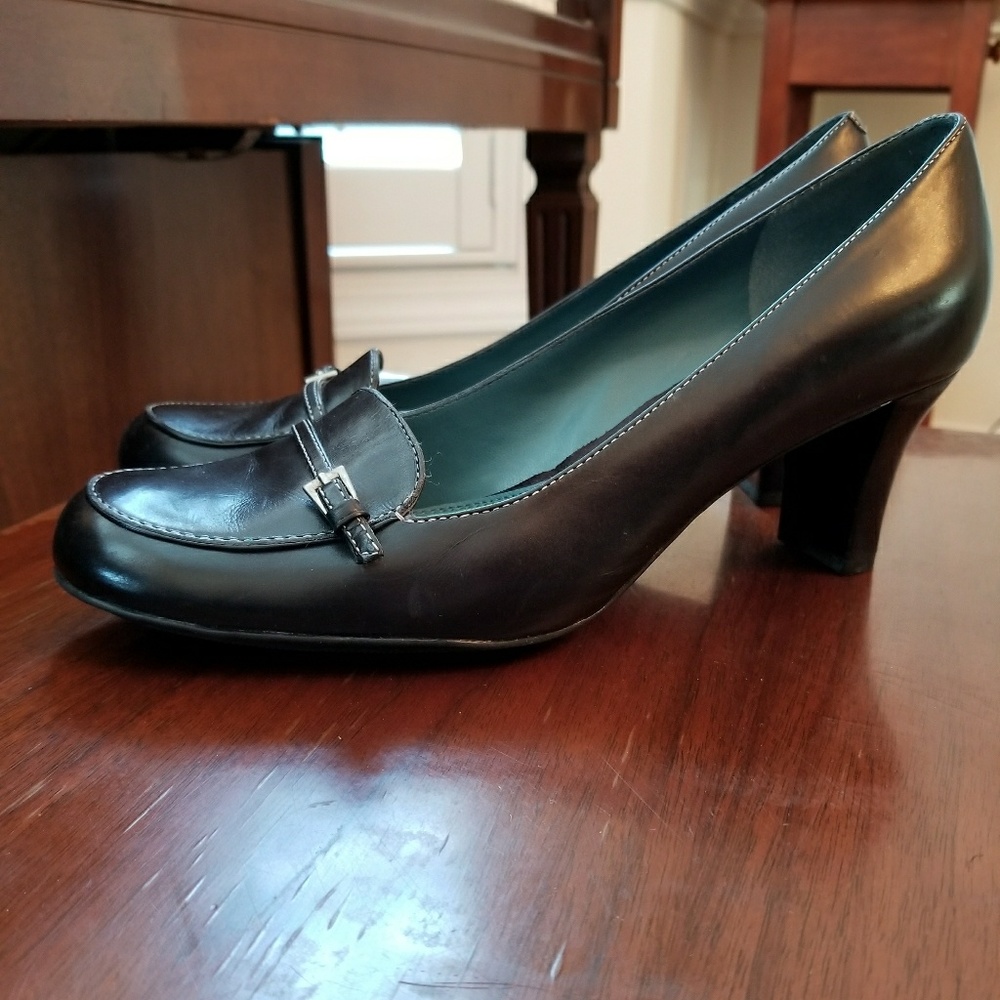 Naturalizer black career heels like new