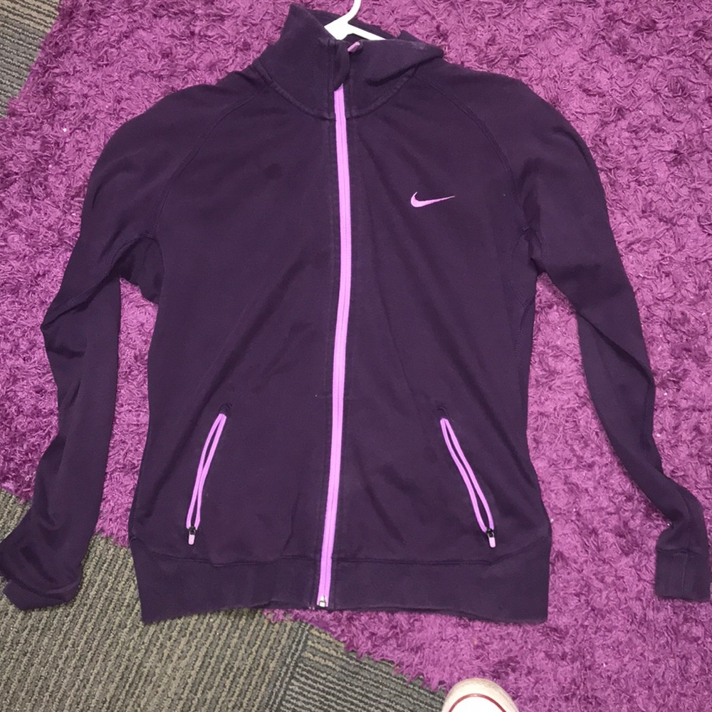 nike dri-fit purple jacket (L)