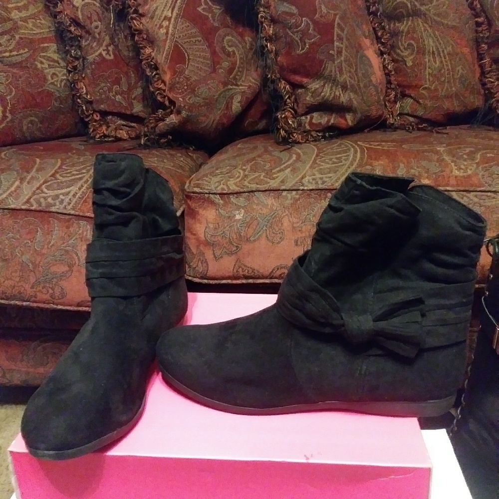 Gorgeous suede boots women 9