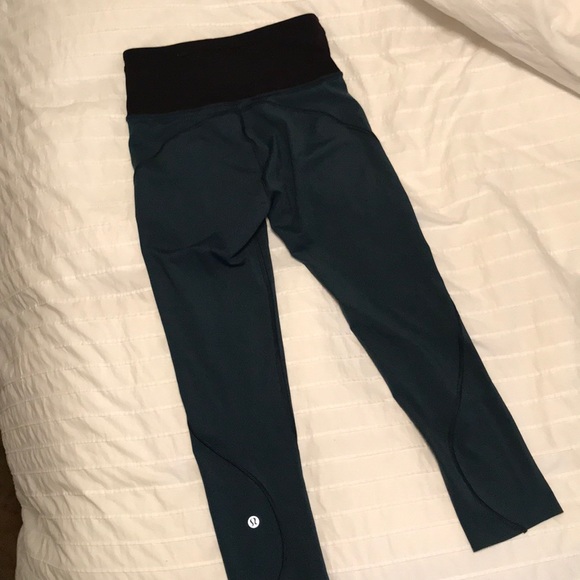 Lululemon Crop - Picture 2 of 2