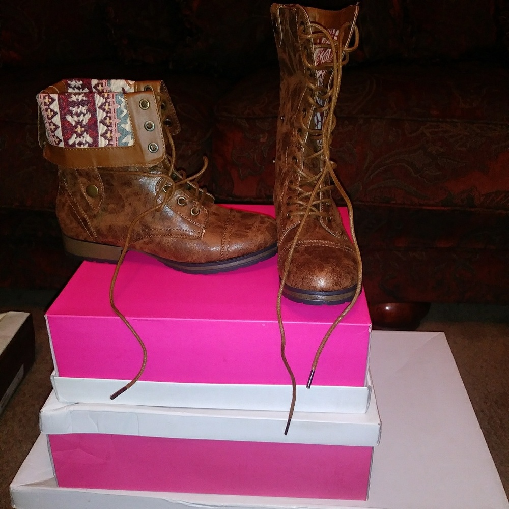Ladies boots