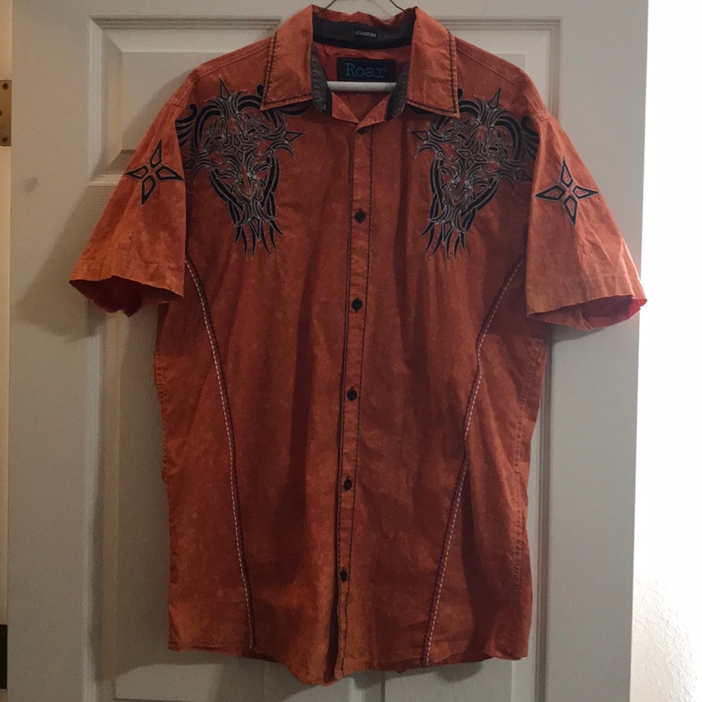 Men’s Roar Button Down Shirt