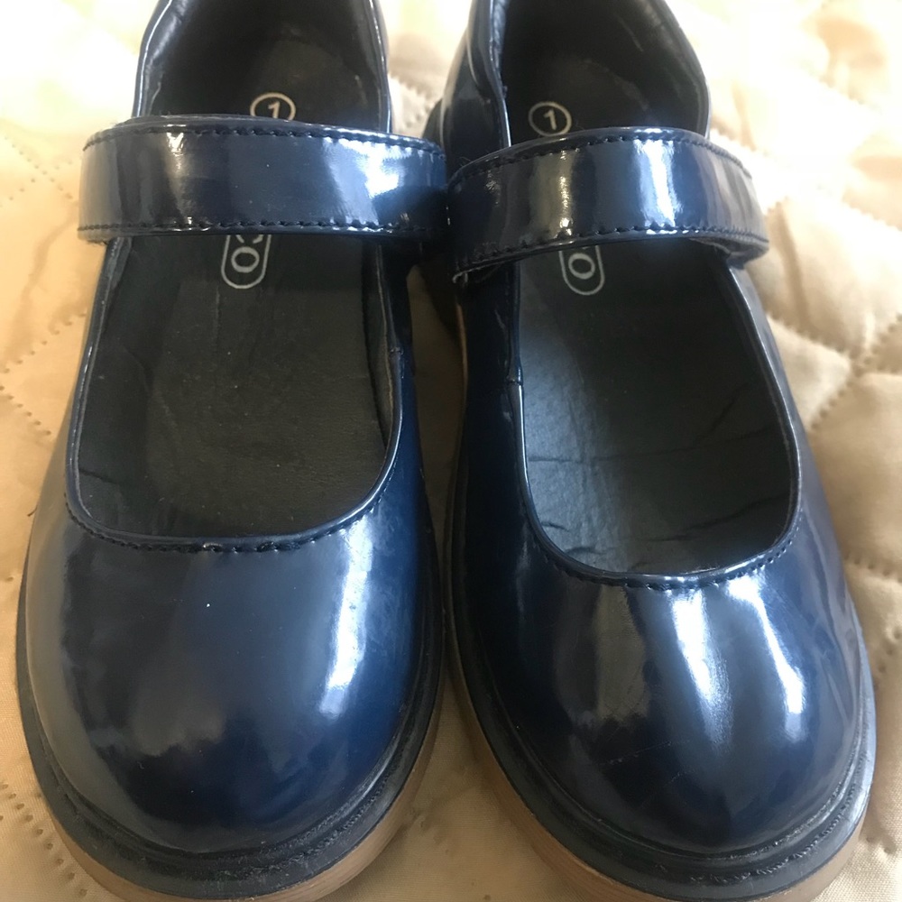 Girls Mary Jane shoes