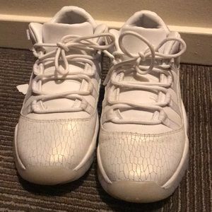 Air Jordan 11 Retro Low White Premium GS
