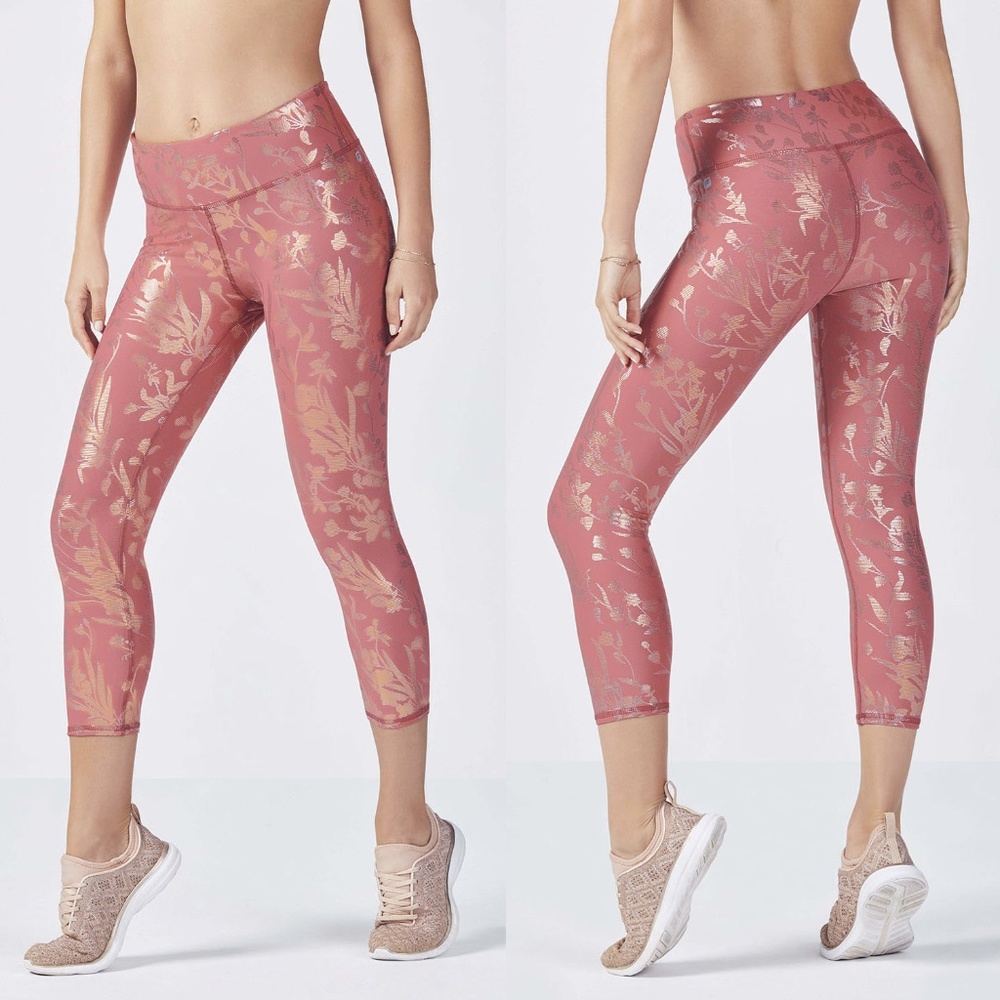 SOLD NWT Fabletics Salar Capri, Rose/Gold, Small - Picture 1 of 3