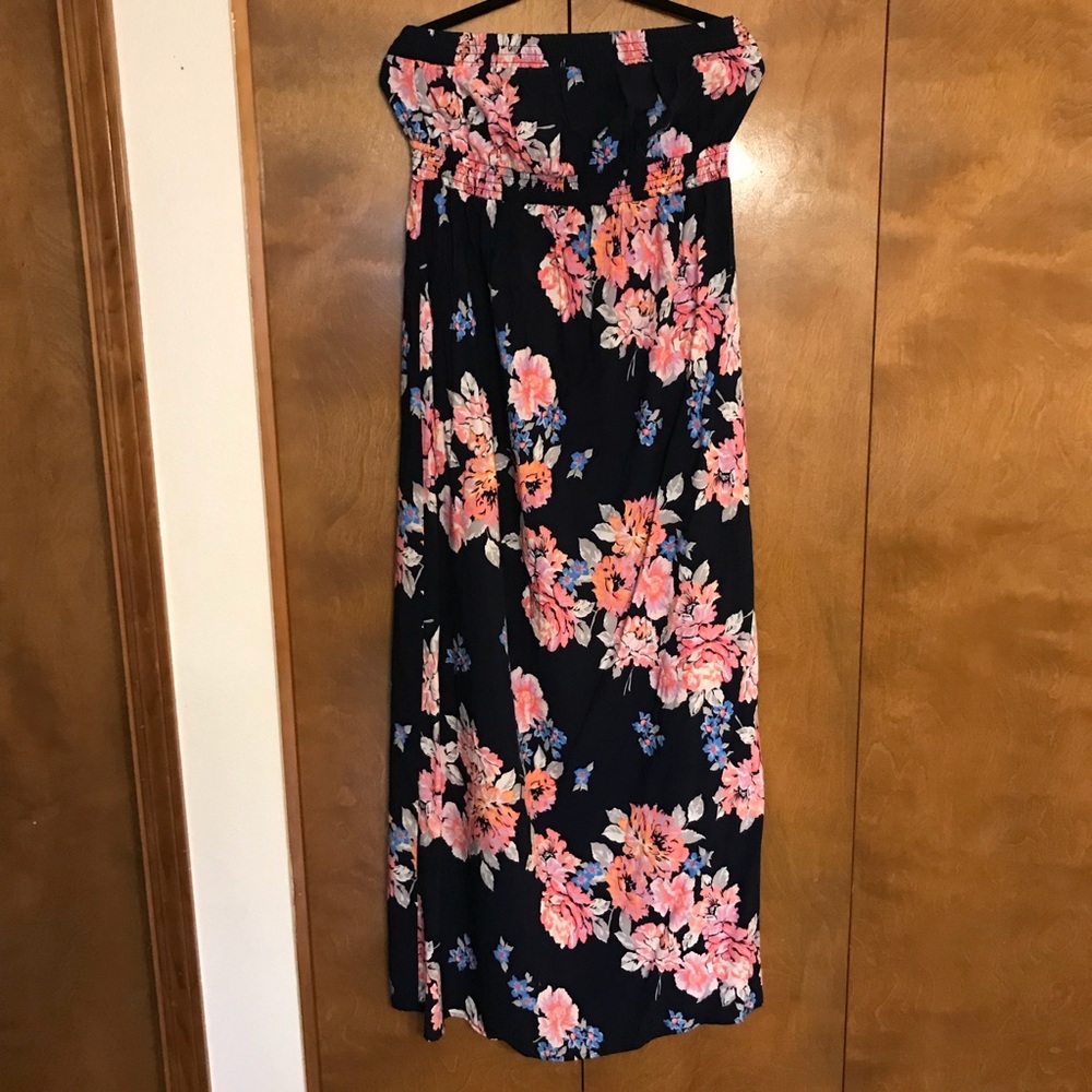 Old Navy Maternity Dress: Large