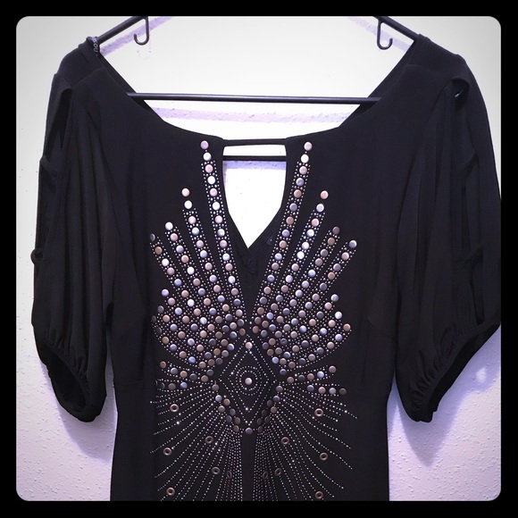 Black cocktail dress with beads and open sleeves - Picture 1 of 3