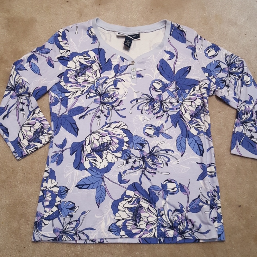 **SALE** Soft and comfy Karen Scott petite top