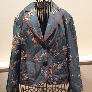 Silk blazer with embroidery. Keke collection
