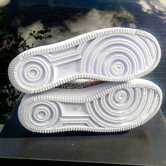 Men''s Nike Air Force 1 Flyknit (Size 9) - Picture 4 of 7