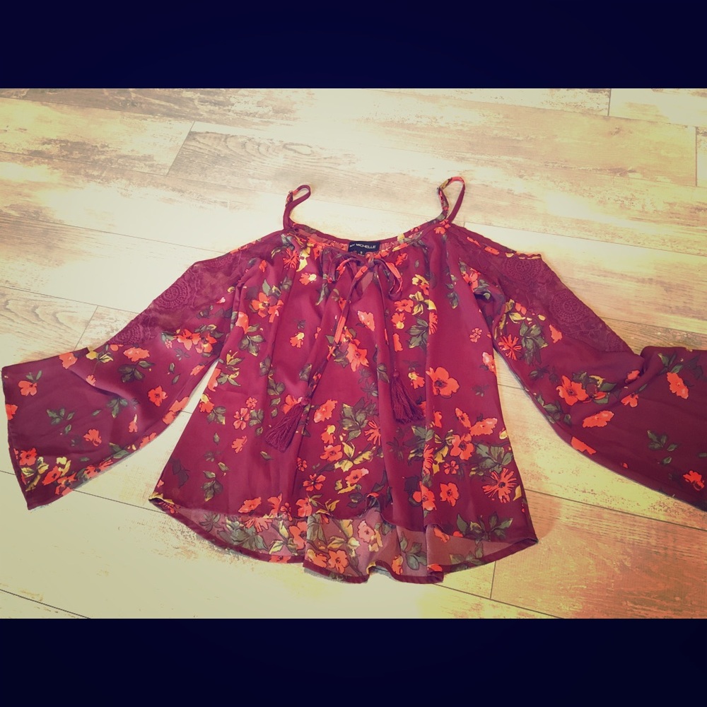 Free w bundle /Floral pattern off the shoulder top