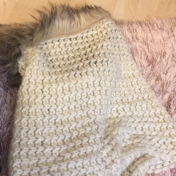 Scarf - Picture 2 of 2