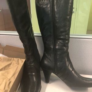 Black Born boots. Only worn once!