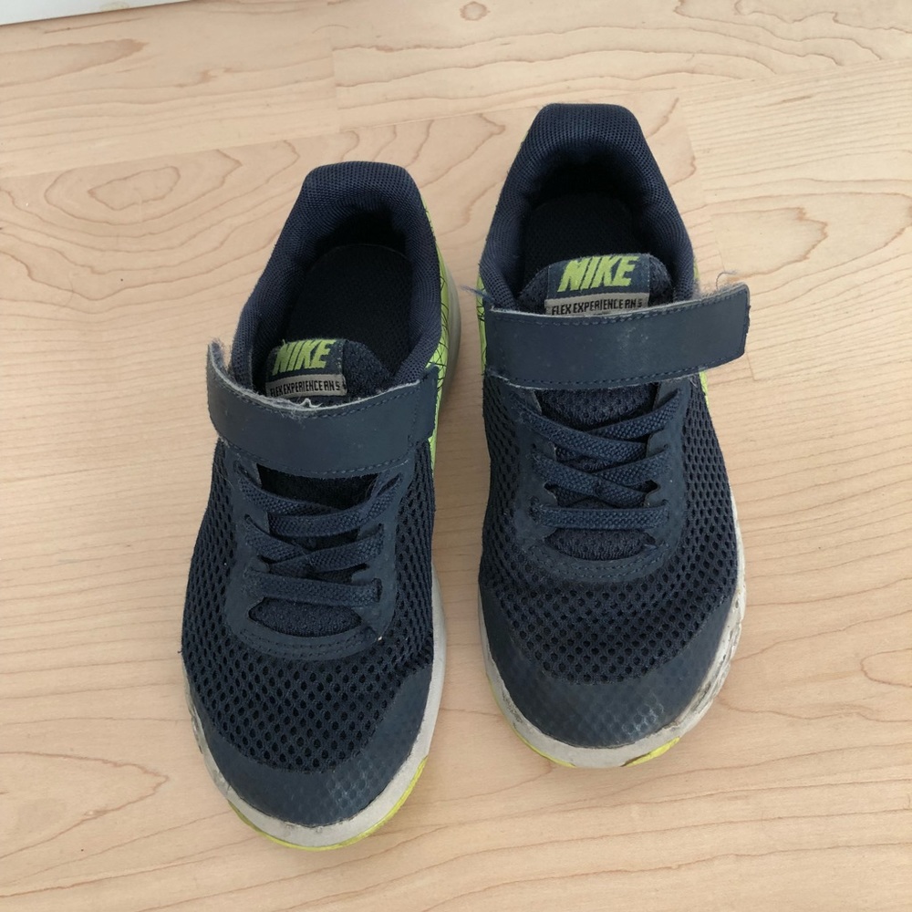 Boys loved Nike Sneakers