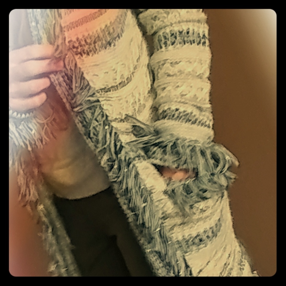 FIRM. BKE long fringe cardigan sz Small