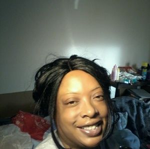 Meet your Posher, Cynthia