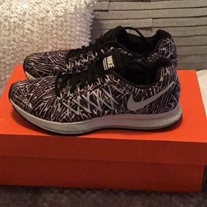 Women's Printed Nike Pegasus Shoes