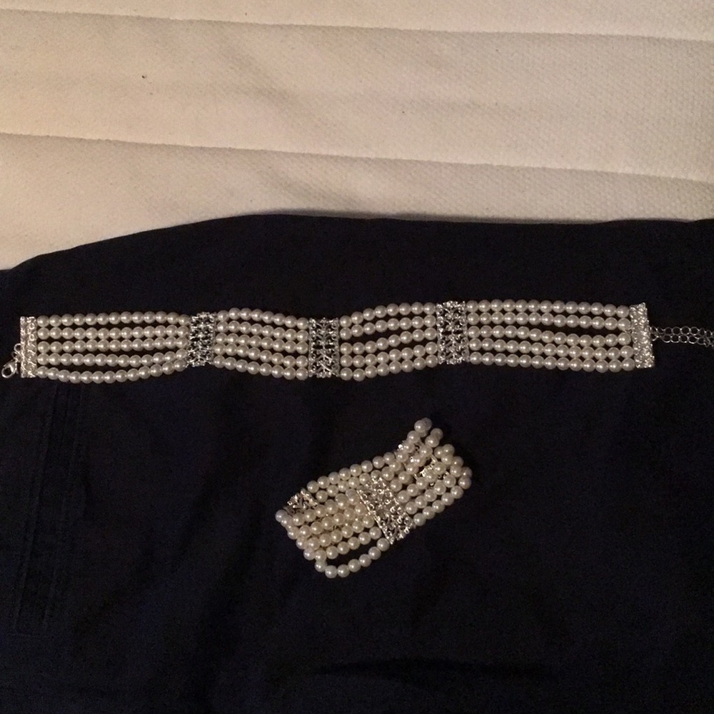 Pearl choker with matching bracelet