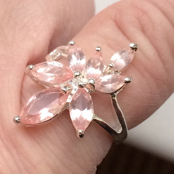 manufacturer Jewelry - New🔥Blush Pink Topaz  Silver bi-rail flower Ring