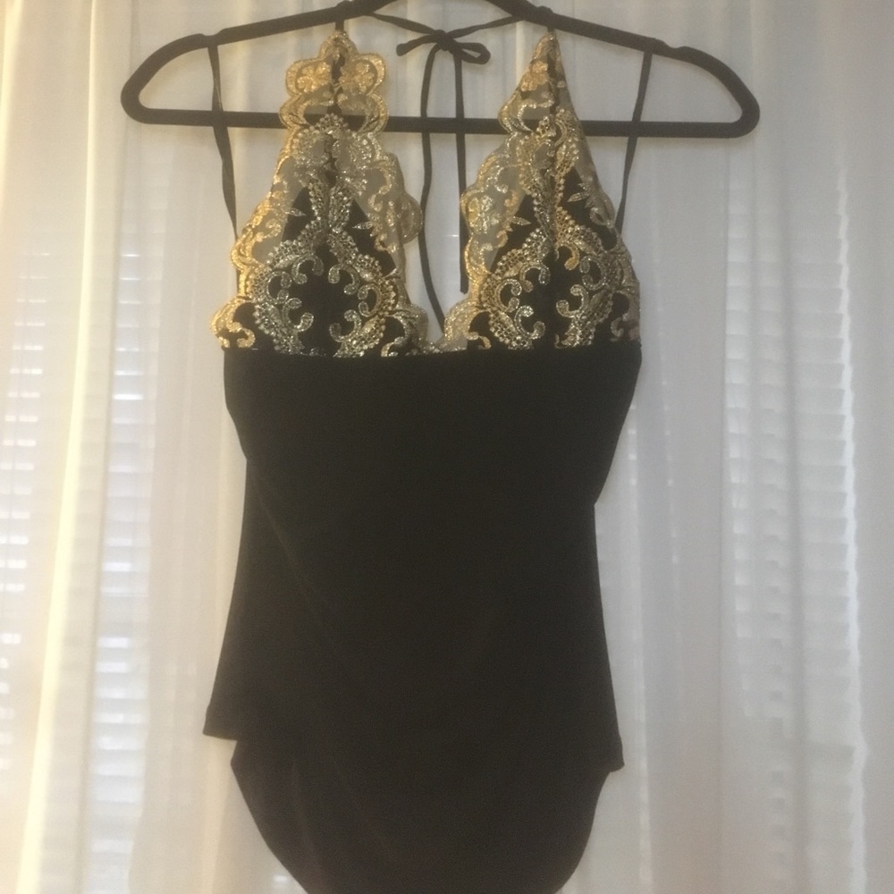 SEXY GOLD LACE DETAIL HALTER