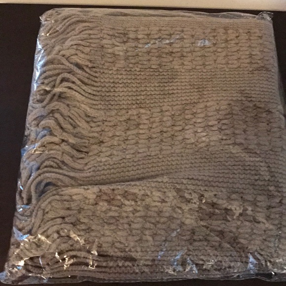 🎁🎄⛄️MOCHA POINTELLE FRINGE INFINITY SCARF - Picture 2 of 2