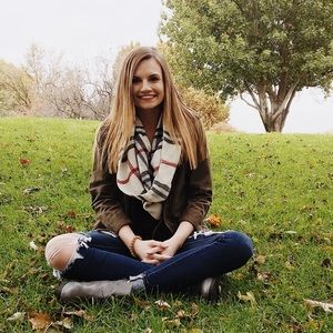 Meet your Posher, Victoria