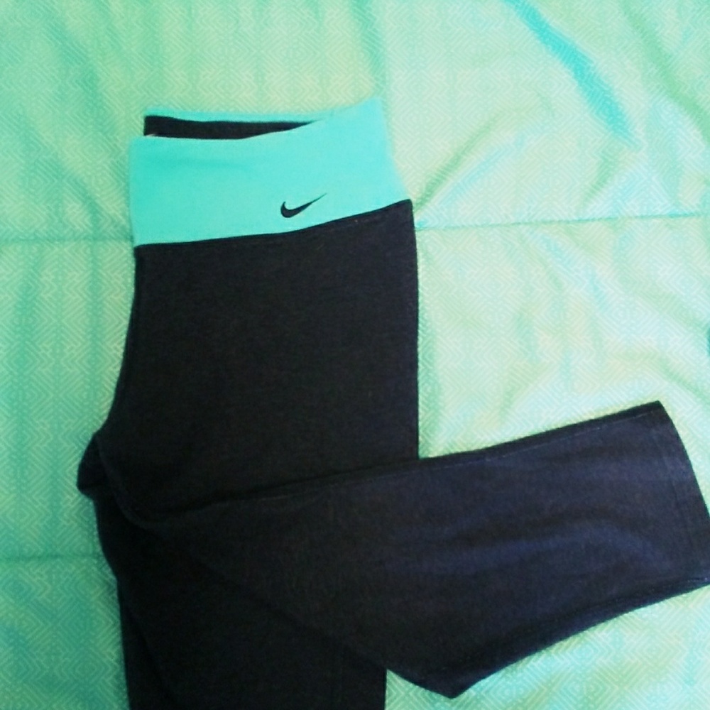 Nike dri-fit legging capri size large