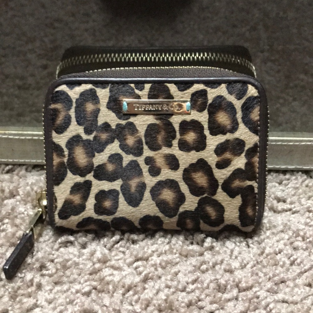 💙💙❤️Leopard hide Tiffany wallet