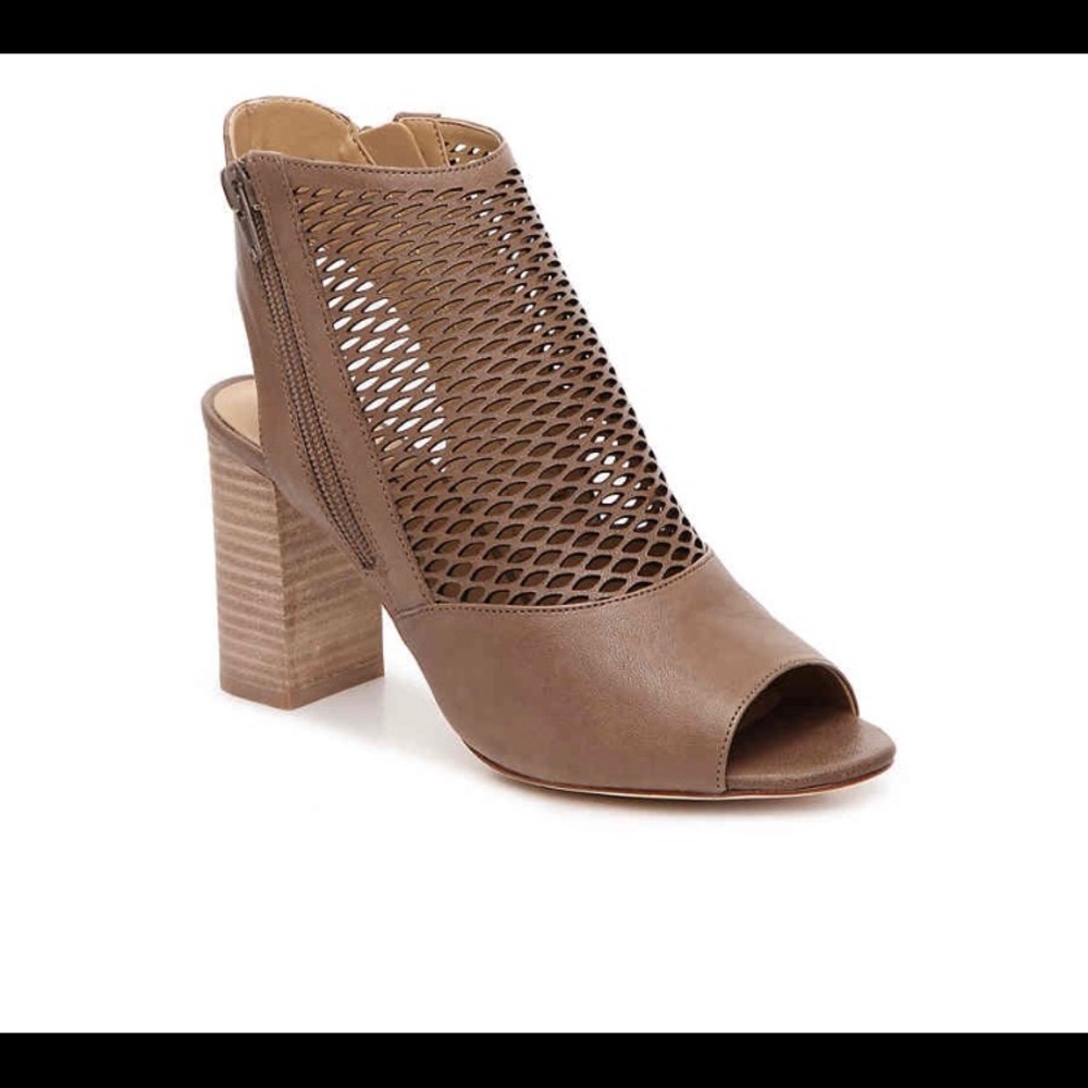 Vaneli Sandals