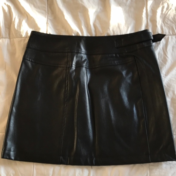 Leather skirt - Picture 2 of 2