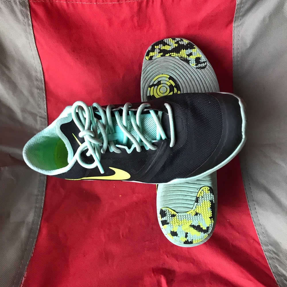 Nike crossfire sneaker size 8