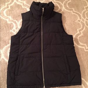 Women’s old navy black puffer vest