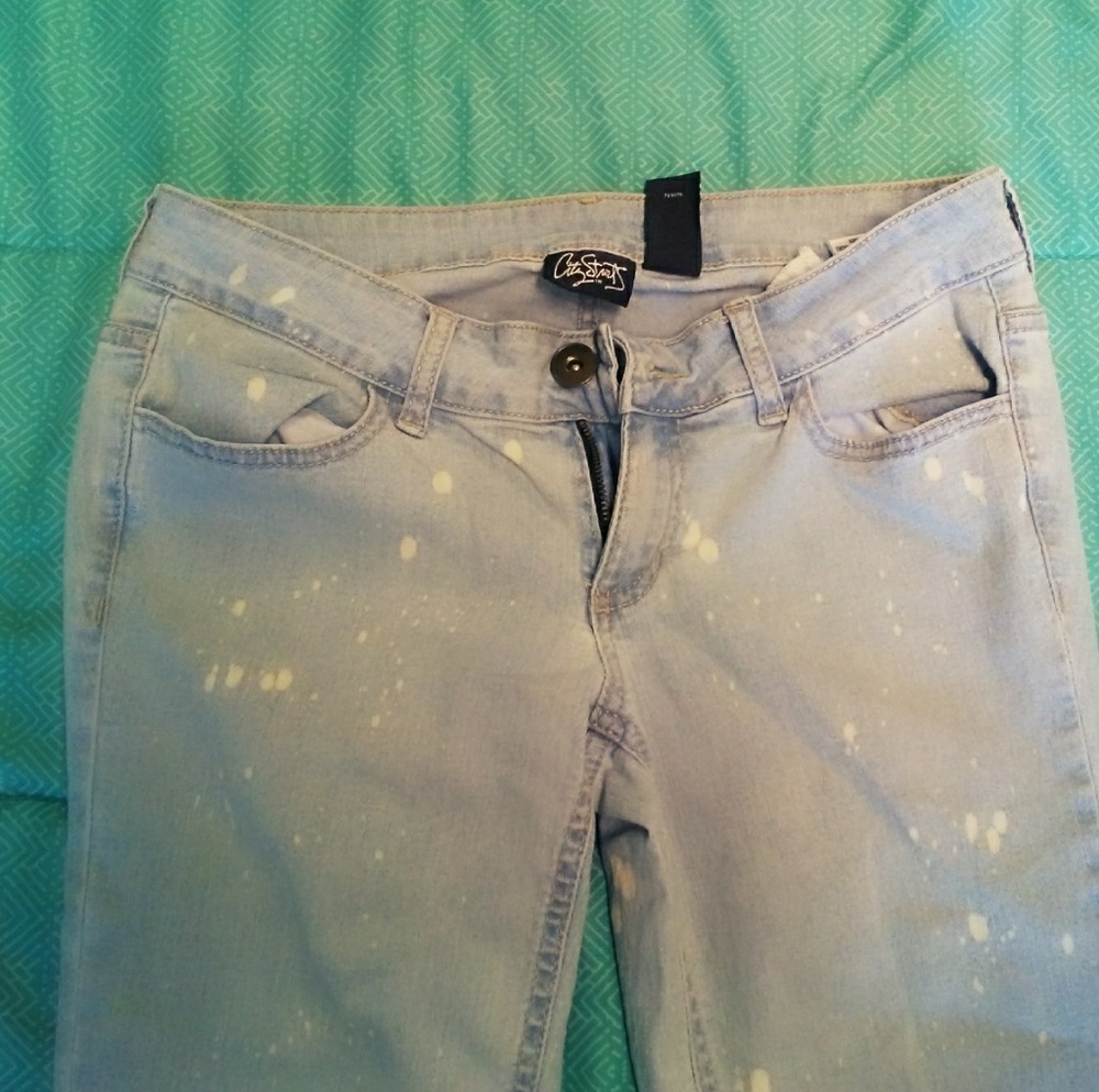 City Streets light wash skinny jeans size 5