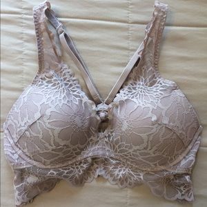 ⬇️Price Drop⬇️ 🌺Pink Floral Lace Push Bralette